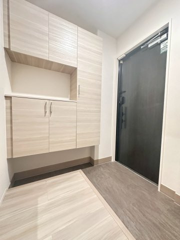 めぞん西田中の玄関