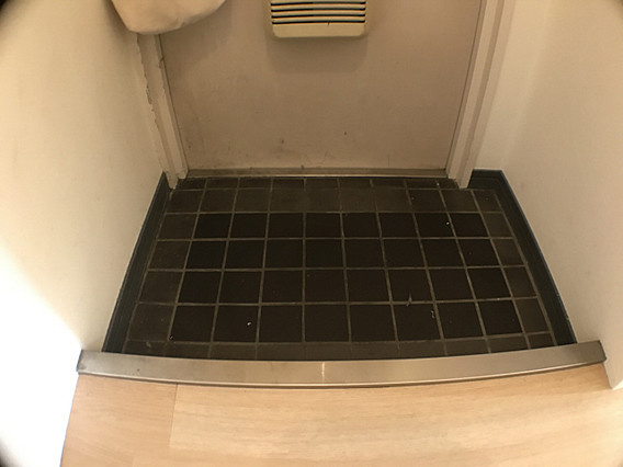 ライオンズマンション三宮フラワーロードの玄関