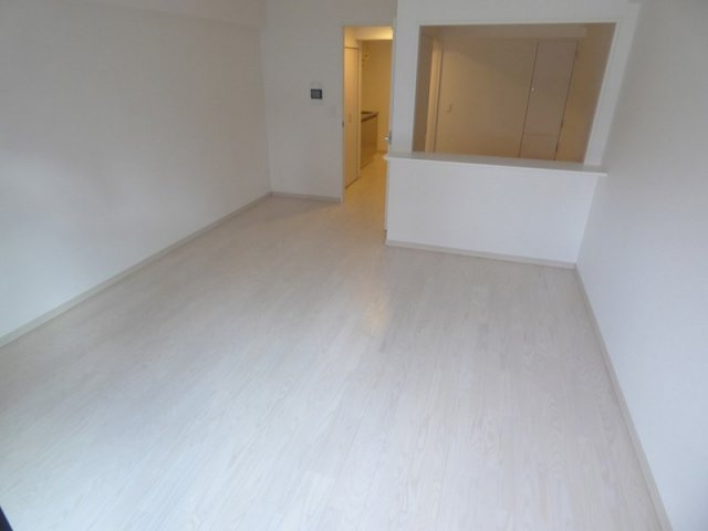 コスモリード神戸三宮の居間・リビング