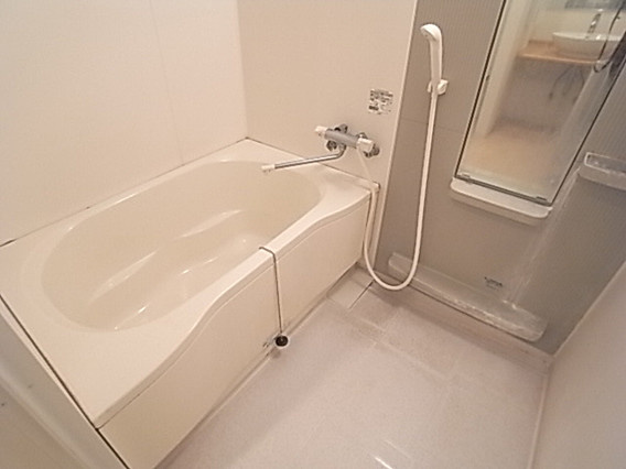 KDXレジデンス甲南山手の浴室