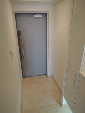 アーバネックス三宮磯辺通の玄関