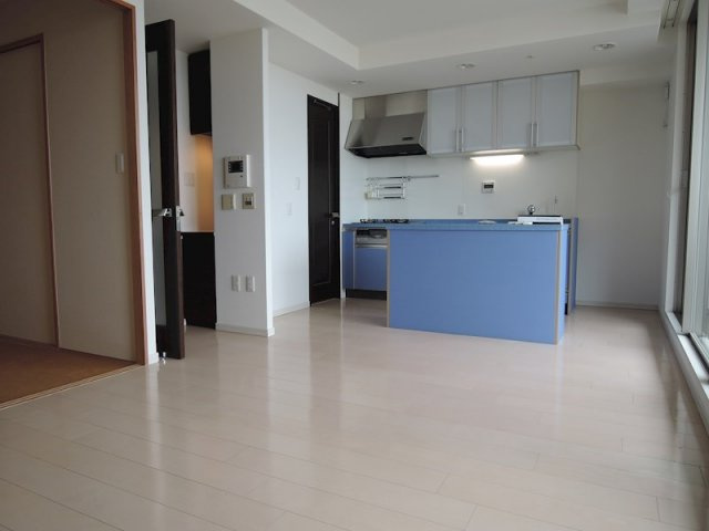 アーバネックス三宮磯辺通の居間・リビング