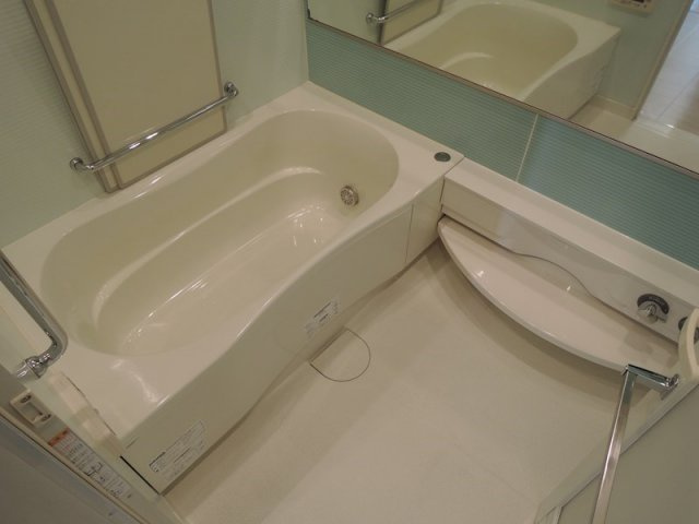 アーバネックス三宮磯辺通の浴室