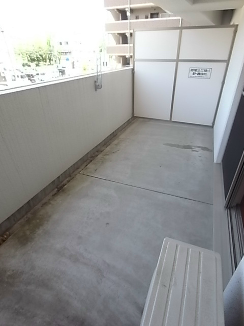 パレス東洋神戸６号館のバルコニー