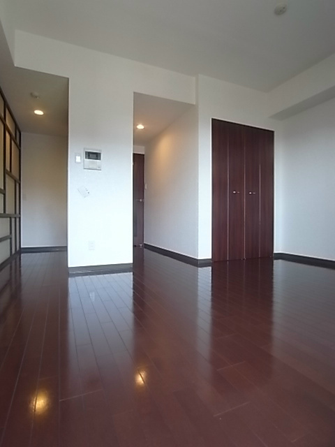 パレス東洋神戸６号館の居間・リビング