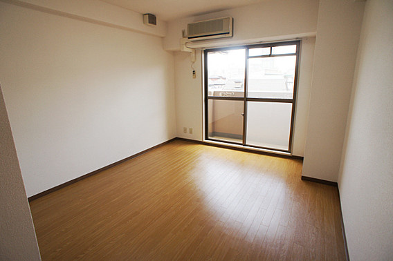 ライオンズマンション三宮東第2の居間・リビング