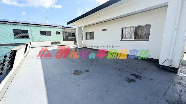 荒木町下荒木中古住宅のバルコニー|東西南北にバルコニーがございます。