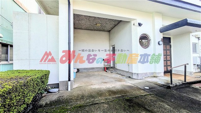 荒木町下荒木中古住宅の駐車場