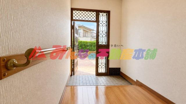 荒木町下荒木中古住宅の玄関|AIに家屋内の家財道具等消去をした画像になります。