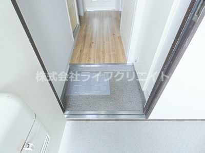 【玄関】 | ジョイフル日野第2