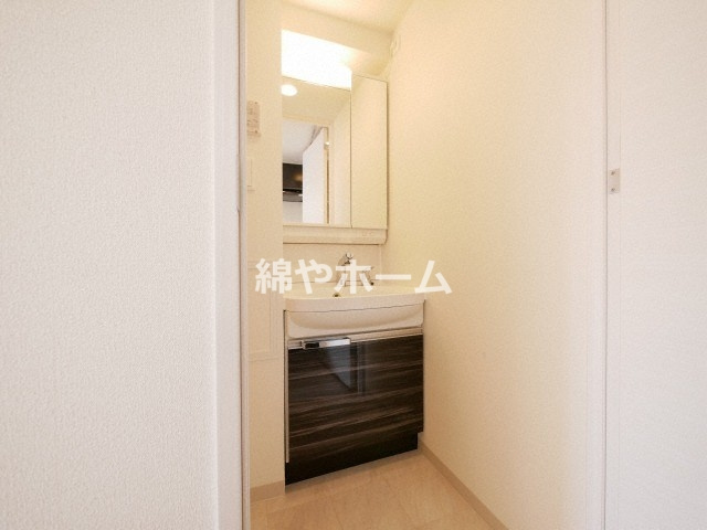 ファステート難波WESTパークの洗面所|コンパクトで使いやすい洗面所