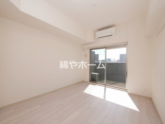 ファステート難波WESTパークの居間・リビング|ゆったりとした居間です