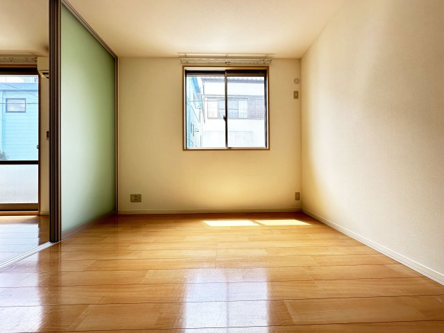 ヴィラージュヌフ Ⅵ棟の洋室