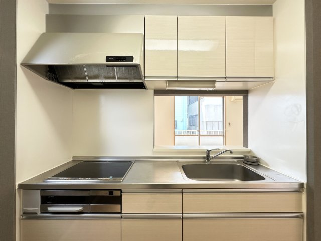 ヴィラージュヌフ Ⅵ棟のキッチン