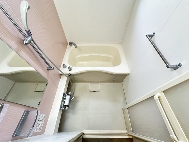 ヴィラージュヌフ Ⅵ棟の浴室