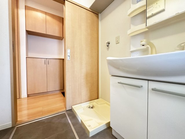 ヴィラージュヌフ Ⅵ棟の洗面所