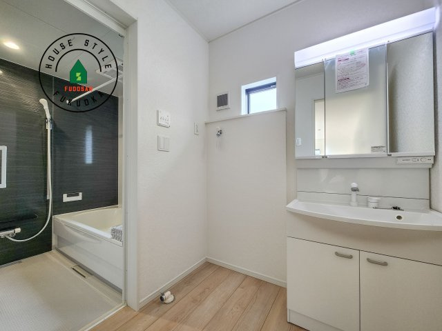 福岡市西区上山門2丁目第13-1棟（1号棟）の脱衣所|脱衣所、洗面所は小さなプライベートスペース。歯磨き、洗顔と毎日施す個人空間。