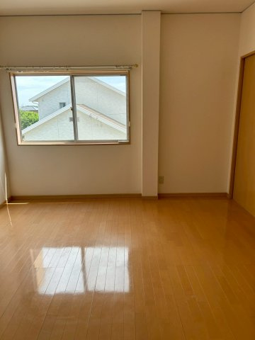 群馬県桐生市　2棟一括の洋室