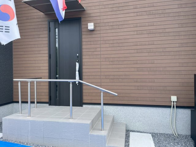 【エントランス】 | 佐倉市臼井田１号棟 | 最短即日のご見学も承ります。お気軽に０４７６－３７－３８８８までお問合せ下さい！