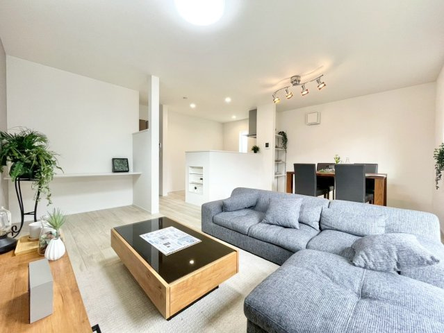 【居間・リビング】 | 佐倉市臼井田１号棟 | 最短即日のご見学も承ります。お気軽に０４７６－３７－３８８８までお問合せ下さい！