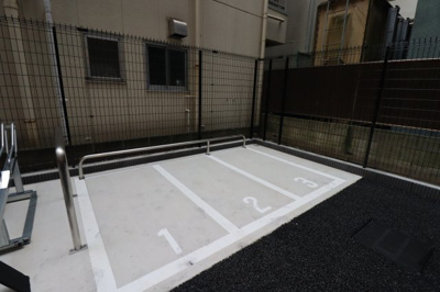 【駐車場】 | GENOVIA横浜石川町 | バイク置き場