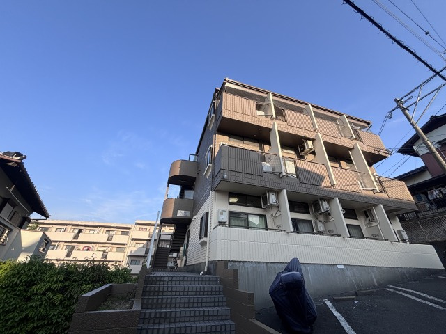 LA BRILLER香椎参道の外観