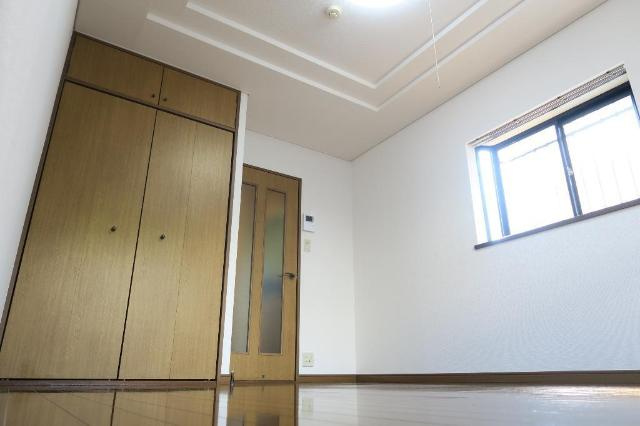 サンヒルズ平和の内装|洋室