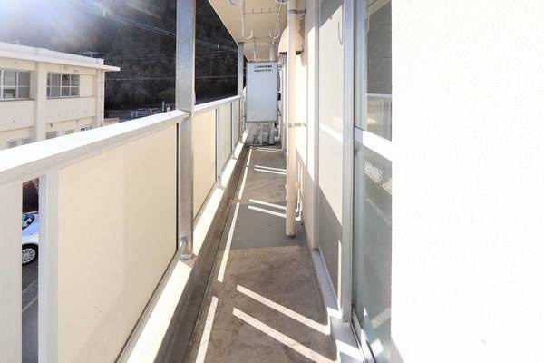 ビレッジハウス今宿1号棟のバルコニー|ビレッジハウスの同一物件・同一タイプの間取りの写真です