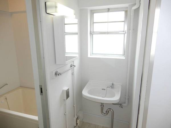 ビレッジハウス今宿3号棟の洗面所|ビレッジハウスの同一物件・同一タイプの間取りの写真です