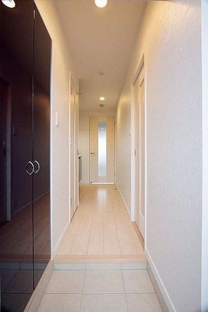 エンクレスト天神CLASSの玄関