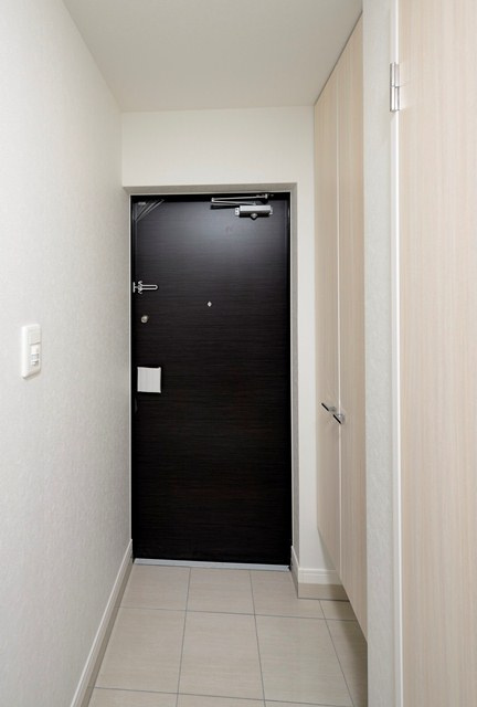 エンクレスト舞鶴Ⅱの玄関