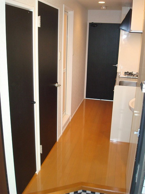 エンクレスト赤坂壱番館の玄関