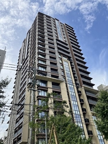 レーベン福岡天神ONE　TOWERの外観