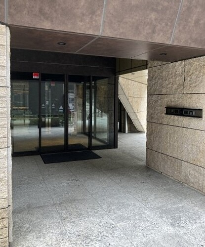 レーベン福岡天神ONE　TOWERのエントランス