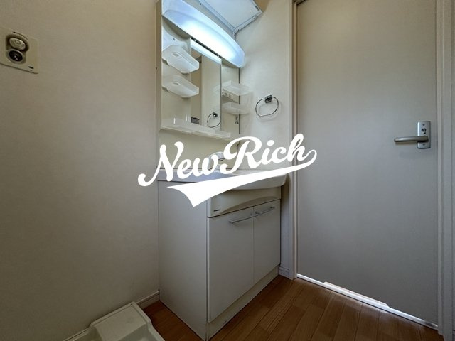 前橋市三俣町３丁目のアパートの独立洗面台