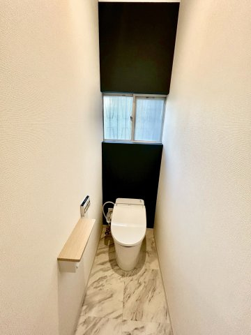 シーバス岩田町5丁目一戸建のトイレ