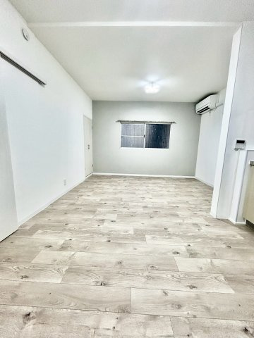 シーバス岩田町5丁目一戸建の居間・リビング