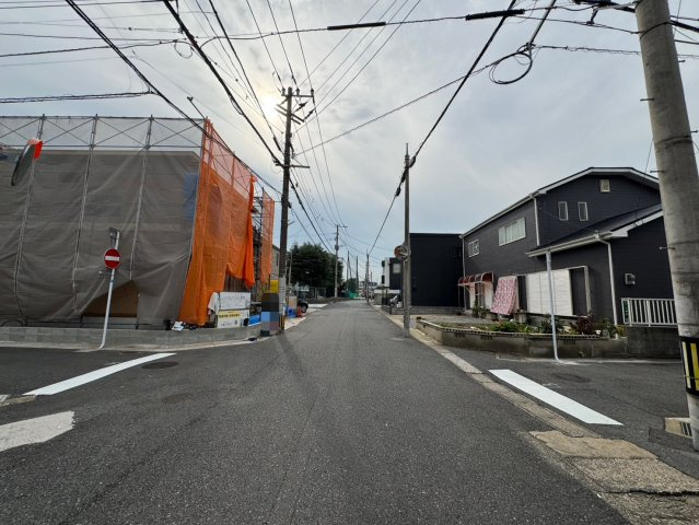 【前面道路含む現地写真】の画像