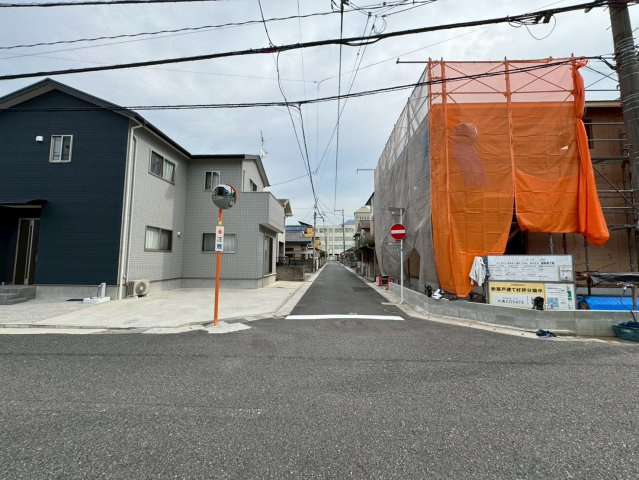 【前面道路含む現地写真】の画像