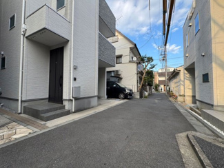 【前面道路含む現地写真】