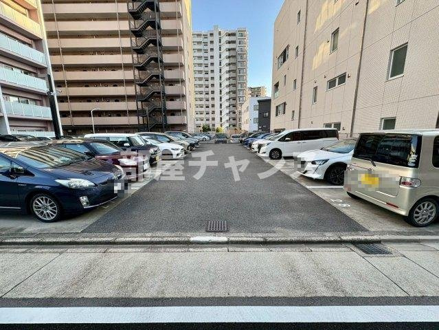 Twin Owls(ツインアウルズ)の駐車場