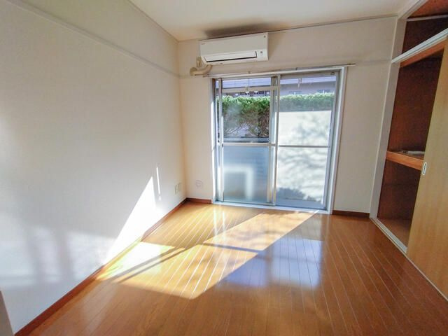 実穂マンションの居間・リビング