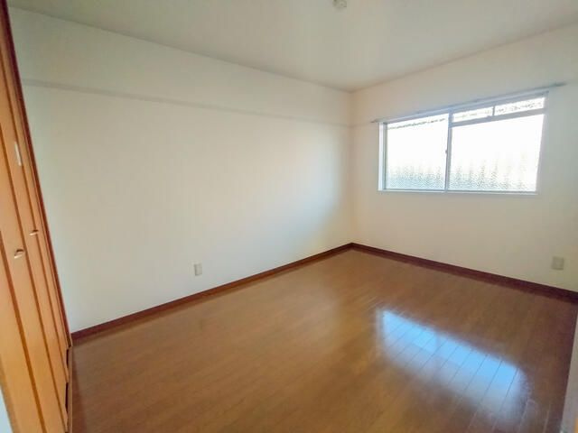 実穂マンションの居間・リビング