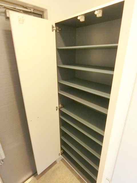 モレスコル　Nの収納|★広々シューズＢＯＸ付きです♪