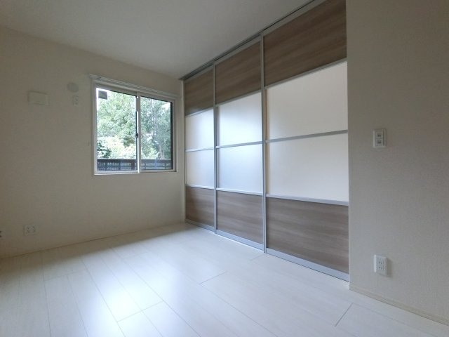 バードネイチャー A棟の洋室