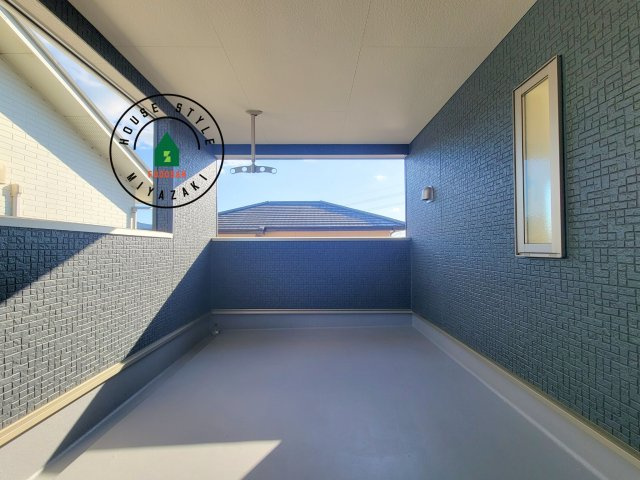 都城市上長飯町第3-2棟（2号棟）のバルコニー|将来的にウッドデッキなど施工して、素敵なバルコニースペースを活用できます。