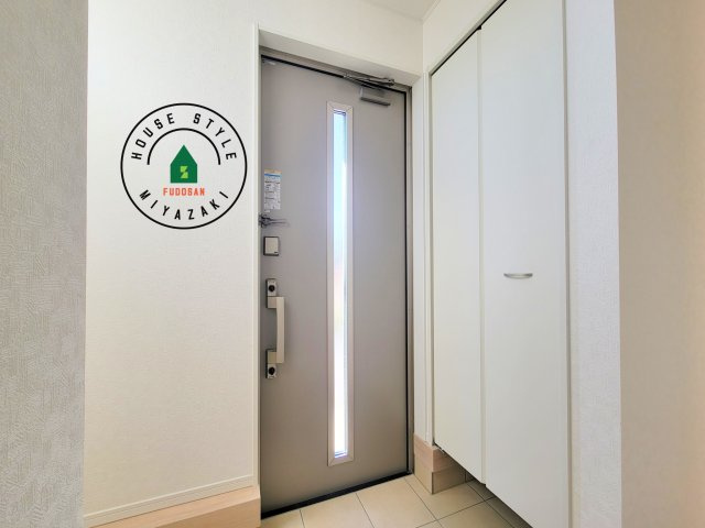 都城市上長飯町第3-2棟（2号棟）の防犯設備|【電子キー】 玄関ドアのカギの開け閉めも、これからは電子錠でスマートに。