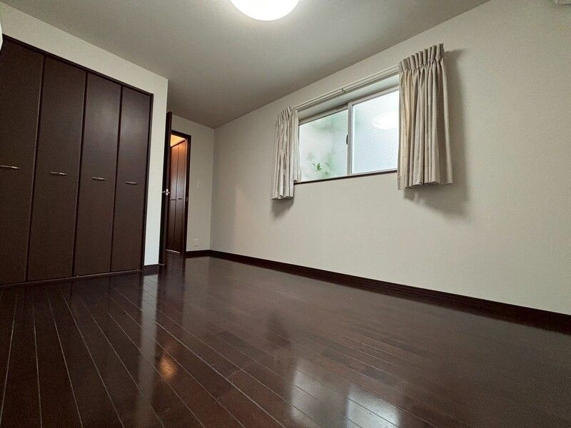 柿の木坂一丁目戸建の寝室