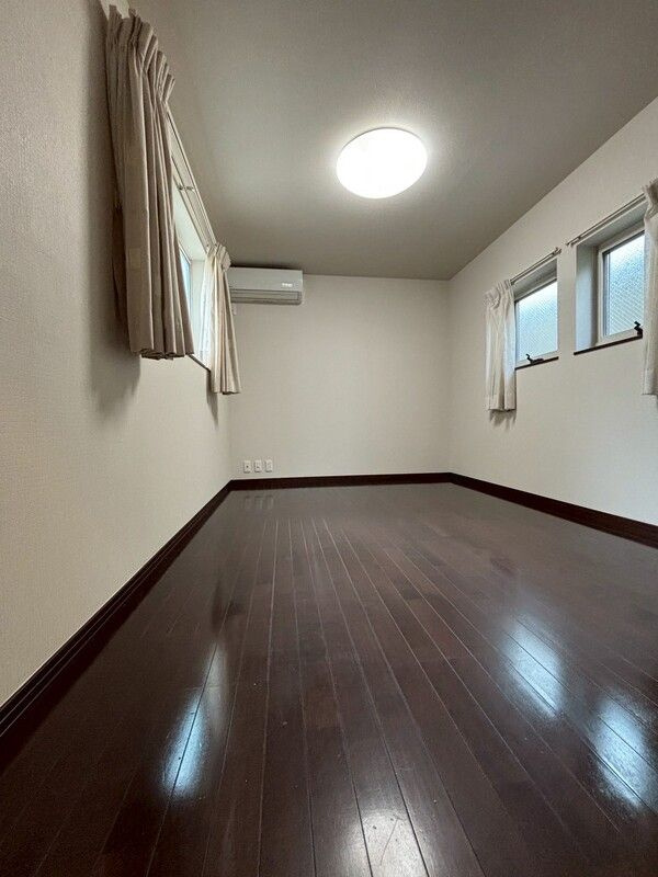 柿の木坂一丁目戸建の寝室