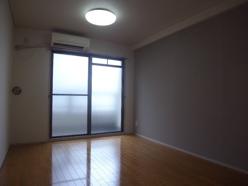 ハイコーポ能登の居間・リビング